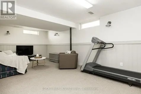 1821 Woodhaven Heights Ottawa ON K1E 2W3