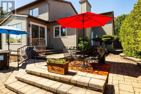 1821 Woodhaven Heights Ottawa ON K1E 2W3