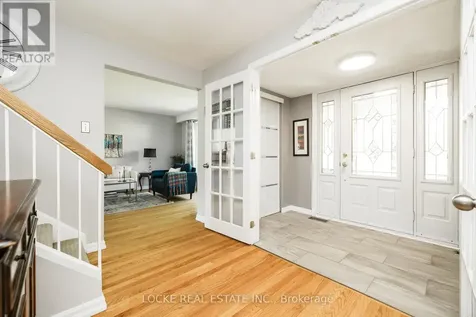 1821 Woodhaven Heights Ottawa ON K1E 2W3