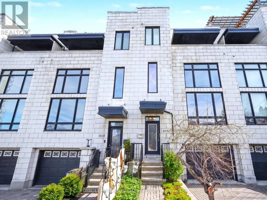 805 Kingsmere Avenue Ottawa ON K2A 3J8