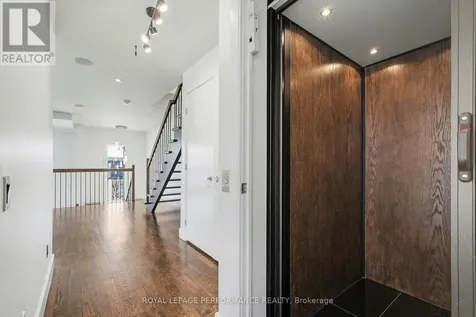 805 Kingsmere Avenue Ottawa ON K2A 3J8