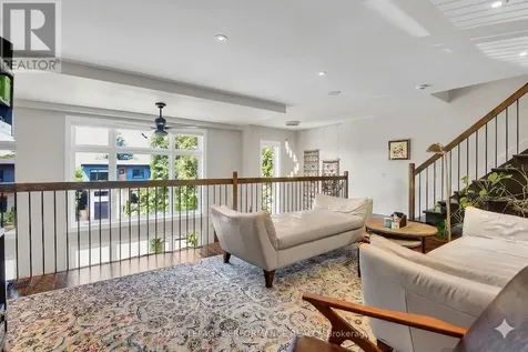 805 Kingsmere Avenue Ottawa ON K2A 3J8