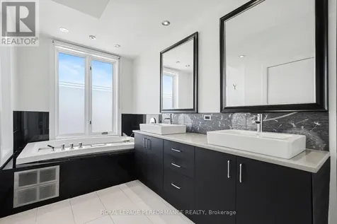 805 Kingsmere Avenue Ottawa ON K2A 3J8