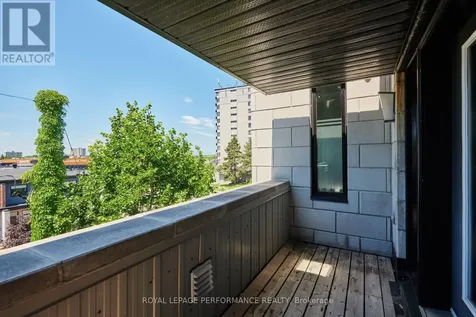 805 Kingsmere Avenue Ottawa ON K2A 3J8