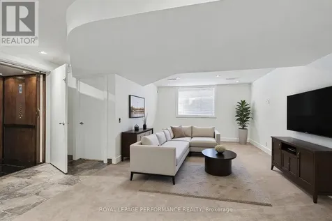 805 Kingsmere Avenue Ottawa ON K2A 3J8