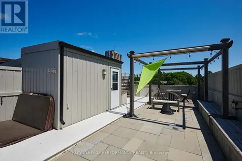 805 Kingsmere Avenue Ottawa ON K2A 3J8