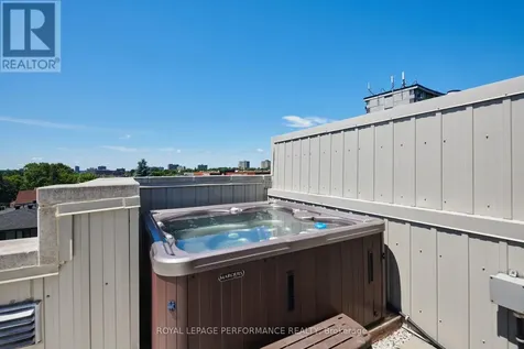 805 Kingsmere Avenue Ottawa ON K2A 3J8
