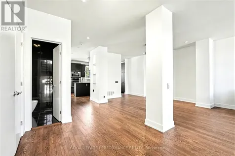805 Kingsmere Avenue Ottawa ON K2A 3J8
