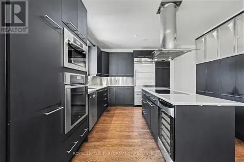 805 Kingsmere Avenue Ottawa ON K2A 3J8