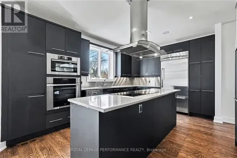 805 Kingsmere Avenue Ottawa ON K2A 3J8