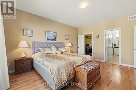 392 Bamburgh Way Ottawa ON K2J 6A6