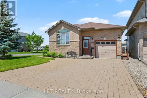 392 Bamburgh Way Ottawa ON K2J 6A6