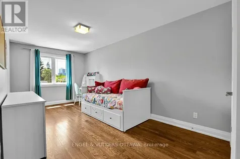 331 Duncairn Avenue Ottawa ON K1Z 7H1