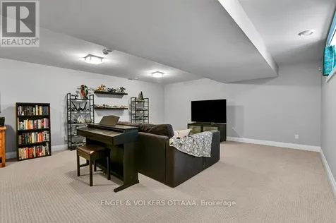 331 Duncairn Avenue Ottawa ON K1Z 7H1