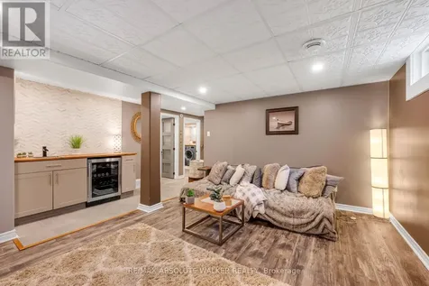 1099 Minnetonka Road Ottawa ON K2C 2T8