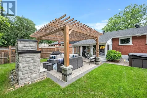 1099 Minnetonka Road Ottawa ON K2C 2T8