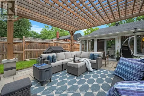 1099 Minnetonka Road Ottawa ON K2C 2T8