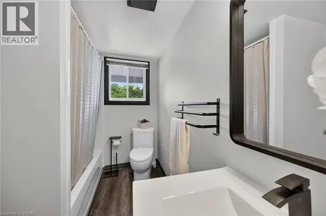 184 London Street North Hamilton ON L8H 4C2