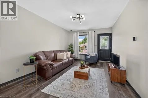 184 London Street North Hamilton ON L8H 4C2