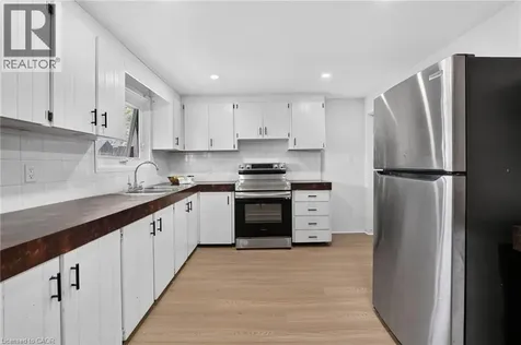 39 Beechwood Avenue Hamilton ON L8L 2S5