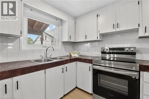 39 Beechwood Avenue Hamilton ON L8L 2S5