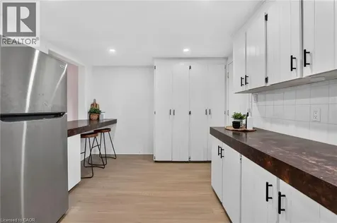 39 Beechwood Avenue Hamilton ON L8L 2S5