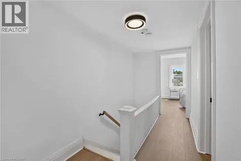 39 Beechwood Avenue Hamilton ON L8L 2S5