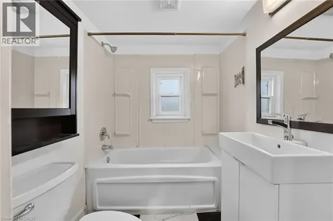 39 Beechwood Avenue Hamilton ON L8L 2S5