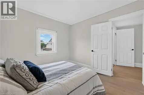39 Beechwood Avenue Hamilton ON L8L 2S5