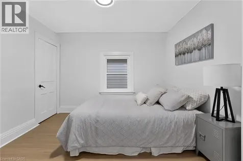 39 Beechwood Avenue Hamilton ON L8L 2S5