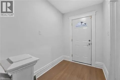 39 Beechwood Avenue Hamilton ON L8L 2S5