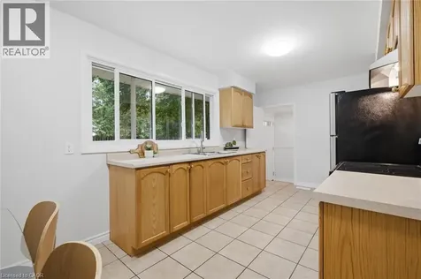 19 Taylor Avenue Cambridge ON N1R 5M1