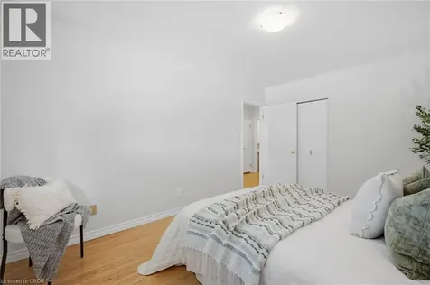 19 Taylor Avenue Cambridge ON N1R 5M1