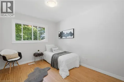 19 Taylor Avenue Cambridge ON N1R 5M1