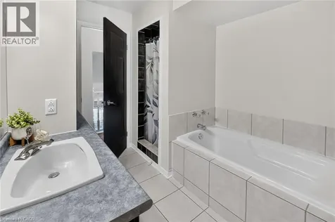 5137 Hawthorn Drive Lincoln ON L3J 0J6