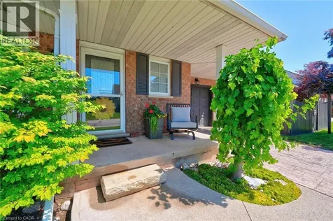 5137 Hawthorn Drive Lincoln ON L3J 0J6
