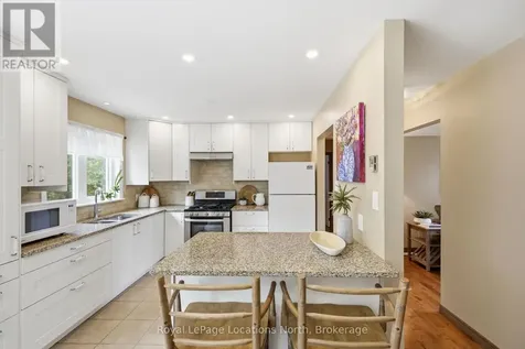 27 York Street Collingwood ON L9Y 3Z1