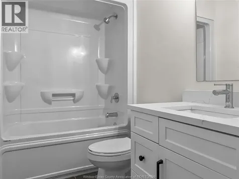 224 Mclellan Avenue Amherstburg ON N9V 0H1