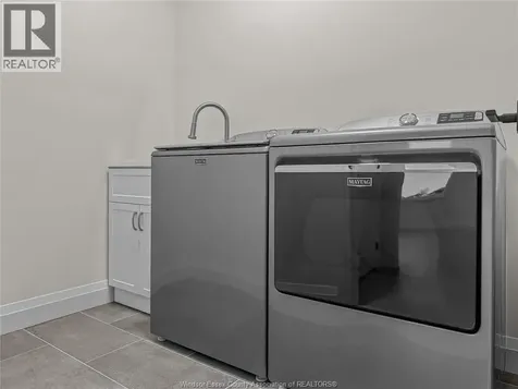 224 Mclellan Avenue Amherstburg ON N9V 0H1
