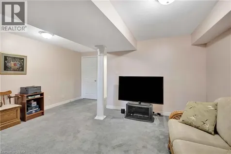 120 Beddoe Drive Hamilton ON L8P 4Z4