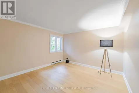 222 Russell Avenue Ottawa ON K1N 7X5