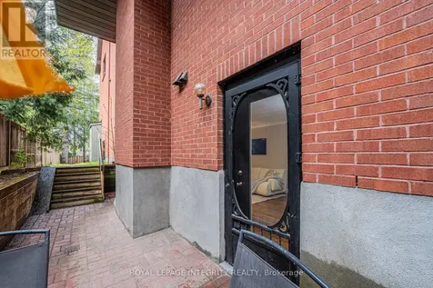 222 Russell Avenue Ottawa ON K1N 7X5