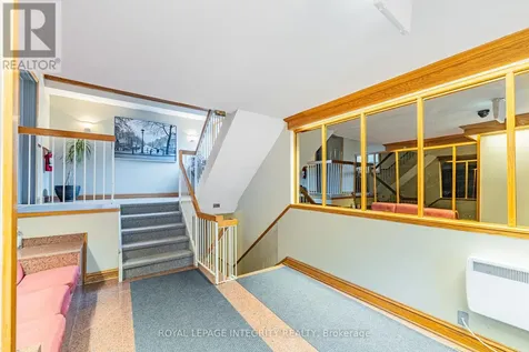 222 Russell Avenue Ottawa ON K1N 7X5