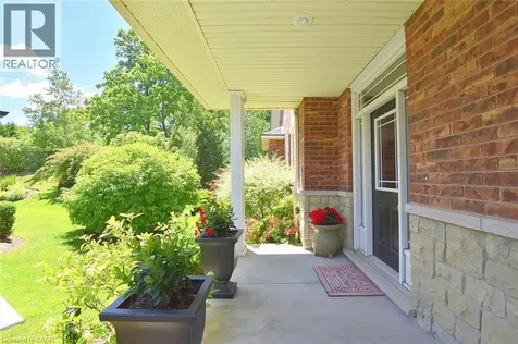 27 Landscapes Trail Ancaster ON L9K 0A1