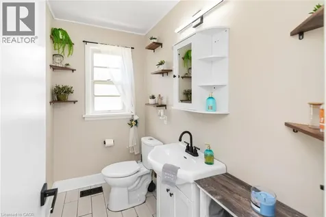 43 Wyngate Avenue Stoney Creek ON L8G 1T3