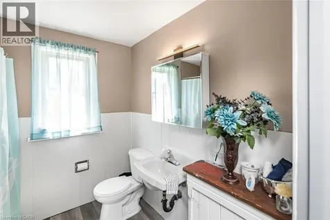 43 Wyngate Avenue Stoney Creek ON L8G 1T3