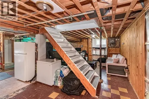 43 Wyngate Avenue Stoney Creek ON L8G 1T3