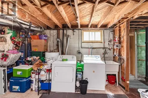 43 Wyngate Avenue Stoney Creek ON L8G 1T3