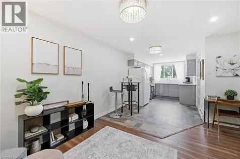 25 Britten Close Hamilton ON L9C 4J8