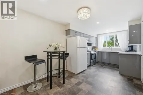 25 Britten Close Hamilton ON L9C 4J8